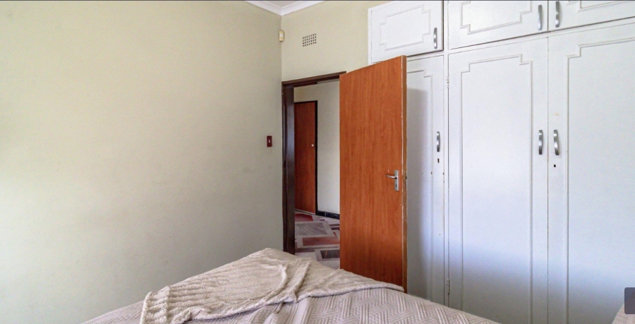 5 Bedroom Property for Sale in Mondeor Gauteng