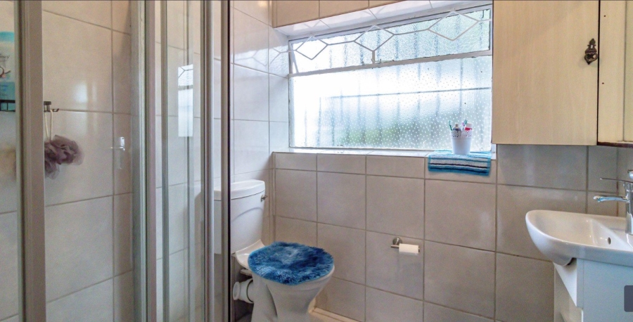 5 Bedroom Property for Sale in Mondeor Gauteng