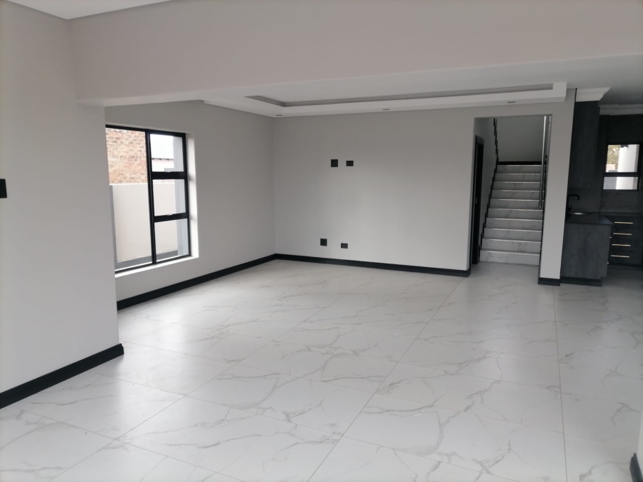 3 Bedroom Property for Sale in Raslouw Gauteng