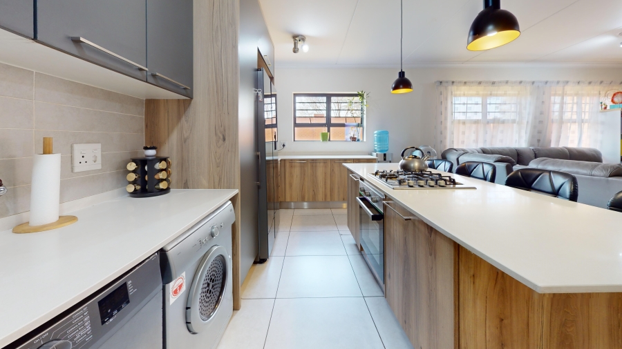 3 Bedroom Property for Sale in Glen Marais Gauteng