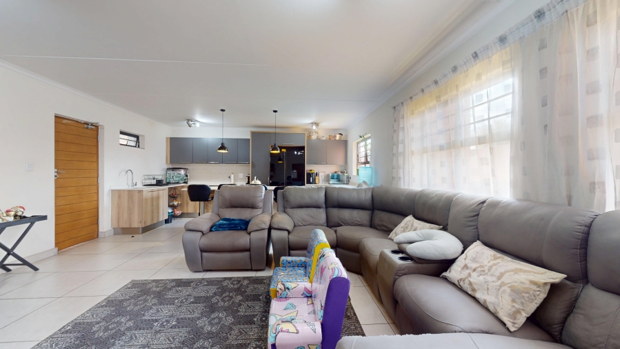 3 Bedroom Property for Sale in Glen Marais Gauteng