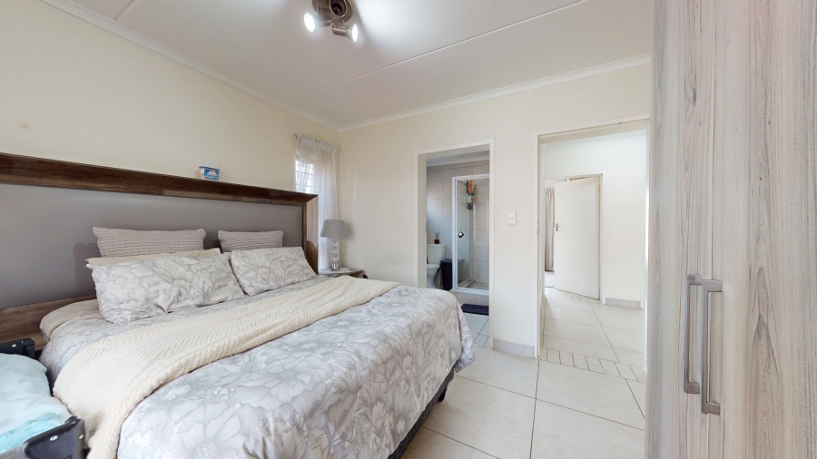 3 Bedroom Property for Sale in Glen Marais Gauteng