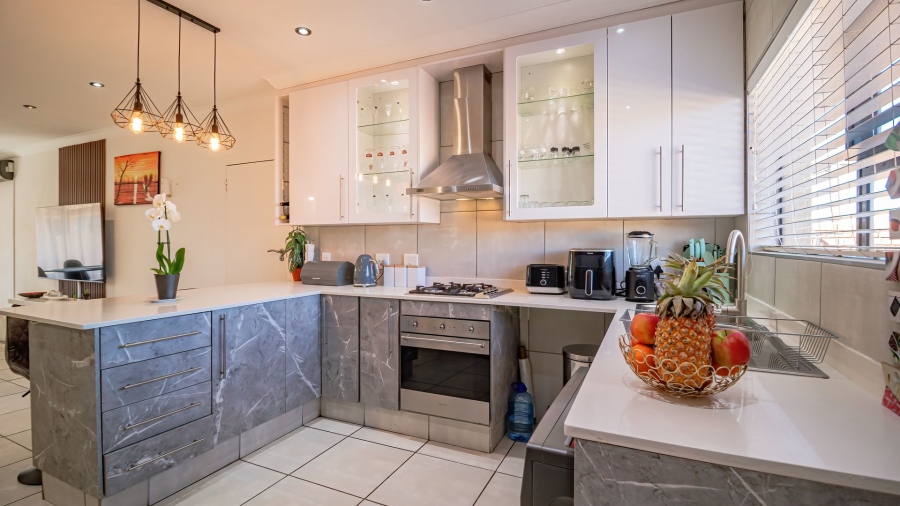 3 Bedroom Property for Sale in Helderwyk Gauteng