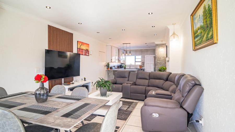 3 Bedroom Property for Sale in Helderwyk Gauteng