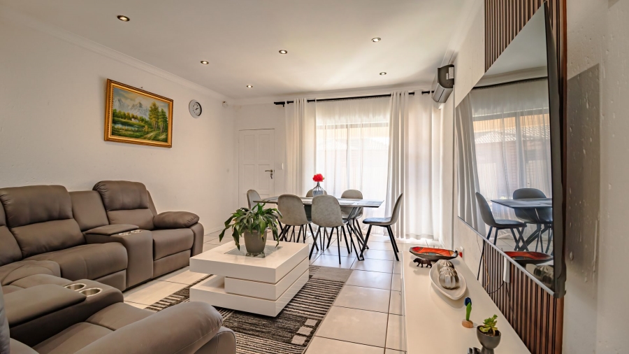 3 Bedroom Property for Sale in Helderwyk Gauteng