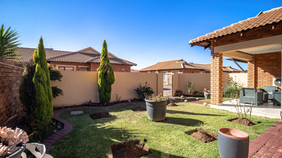 3 Bedroom Property for Sale in Helderwyk Gauteng