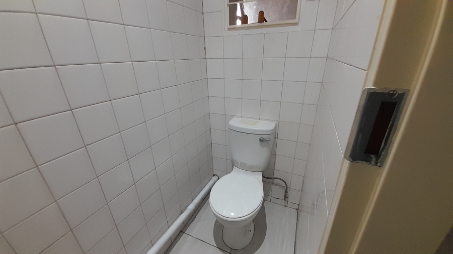 To Let Commercial Property for Rent in Faerie Glen Gauteng