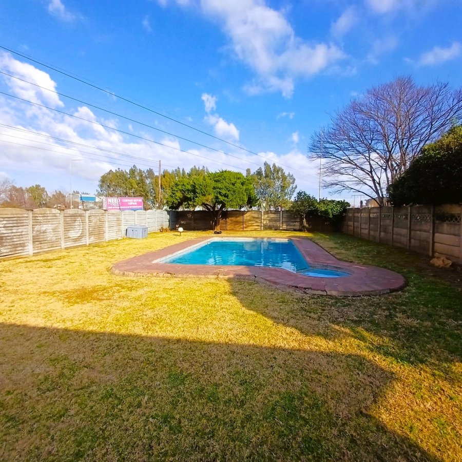 3 Bedroom Property for Sale in Meyerton Central Gauteng