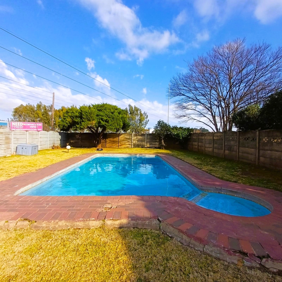 3 Bedroom Property for Sale in Meyerton Central Gauteng