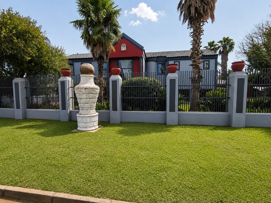 7 Bedroom Property for Sale in Three Rivers Gauteng
