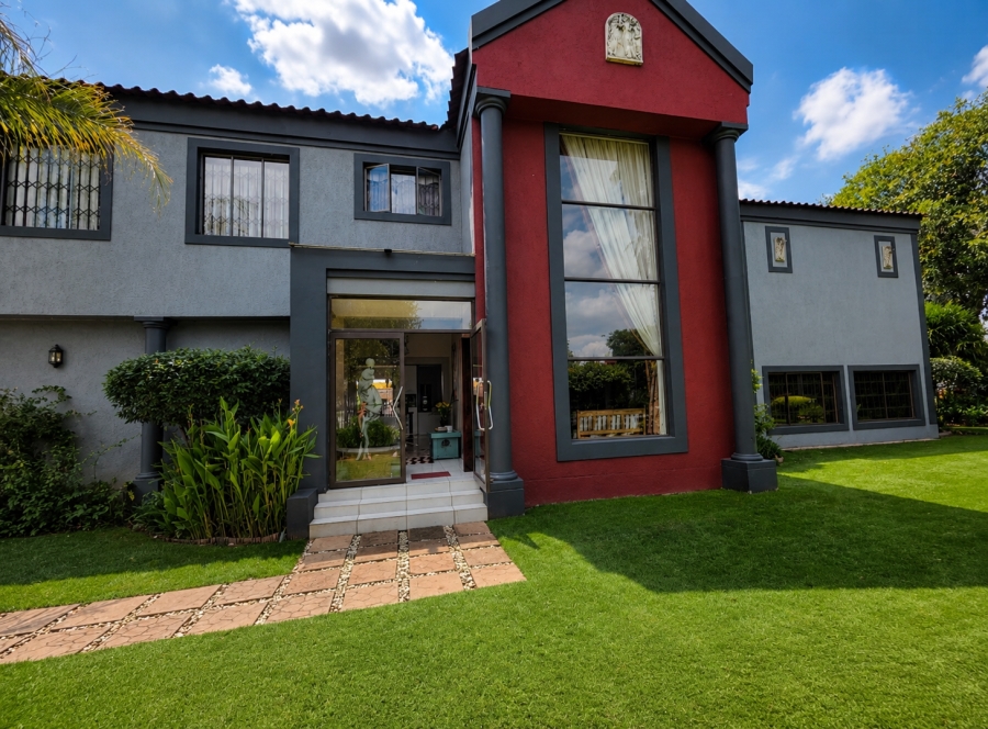 7 Bedroom Property for Sale in Three Rivers Gauteng