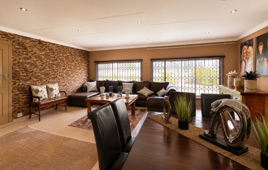 7 Bedroom Property for Sale in Three Rivers Gauteng
