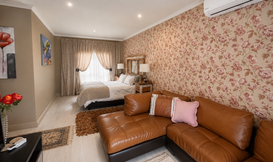7 Bedroom Property for Sale in Three Rivers Gauteng