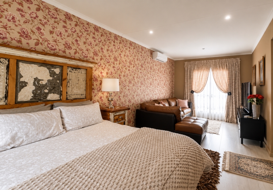 7 Bedroom Property for Sale in Three Rivers Gauteng