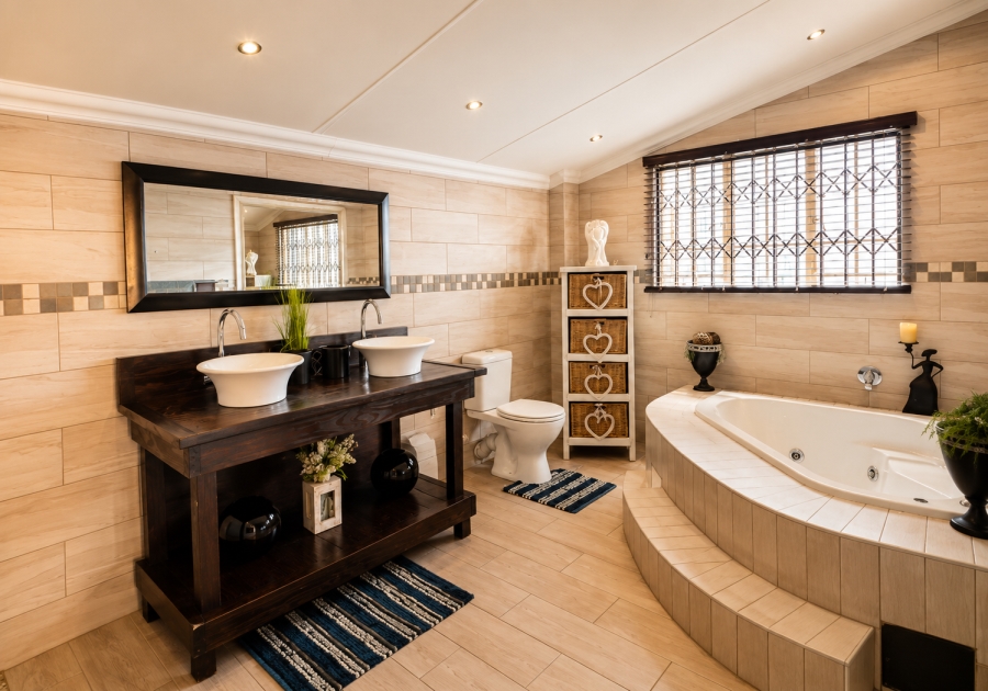 7 Bedroom Property for Sale in Three Rivers Gauteng