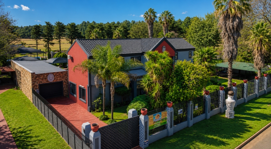 7 Bedroom Property for Sale in Three Rivers Gauteng