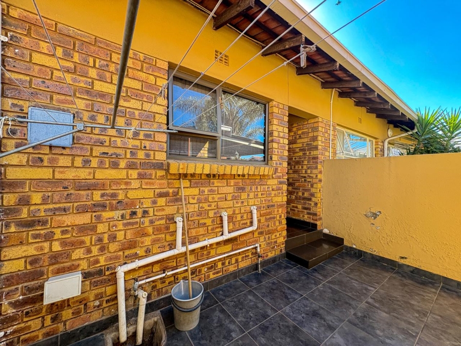 2 Bedroom Property for Sale in Sunward Park Gauteng