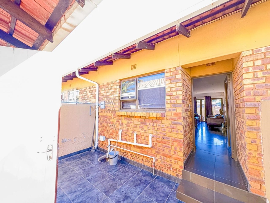 2 Bedroom Property for Sale in Sunward Park Gauteng
