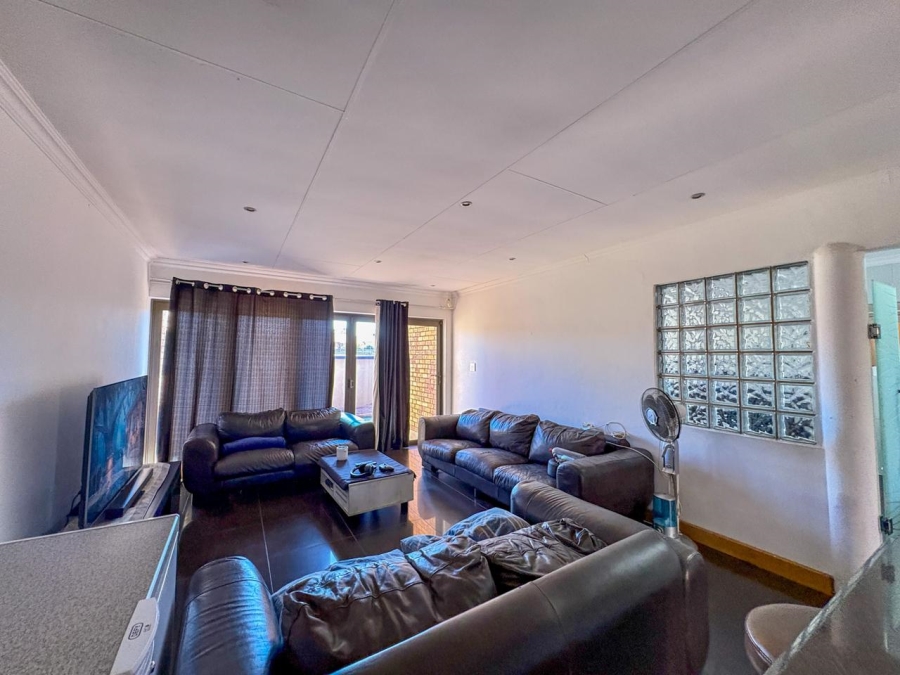 2 Bedroom Property for Sale in Sunward Park Gauteng
