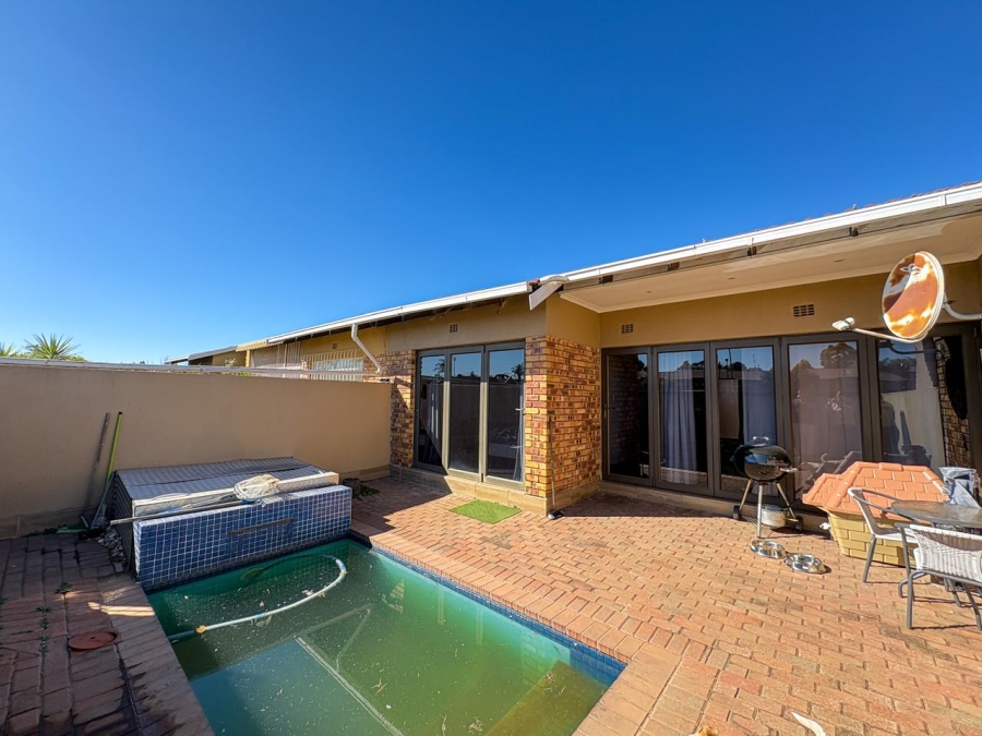 2 Bedroom Property for Sale in Sunward Park Gauteng