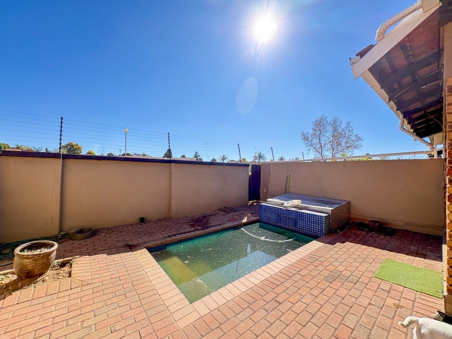 2 Bedroom Property for Sale in Sunward Park Gauteng