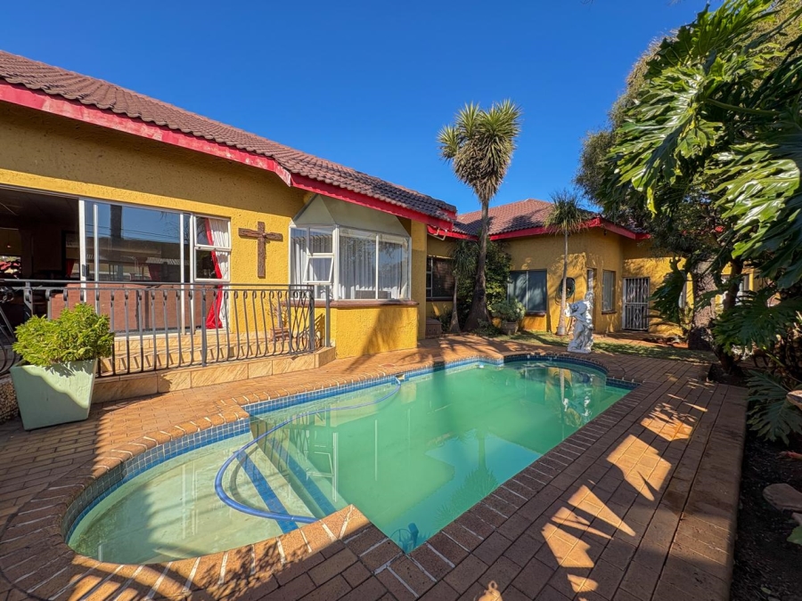 3 Bedroom Property for Sale in Brakpan Central Gauteng
