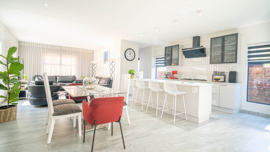 4 Bedroom Property for Sale in Carlswald Gauteng