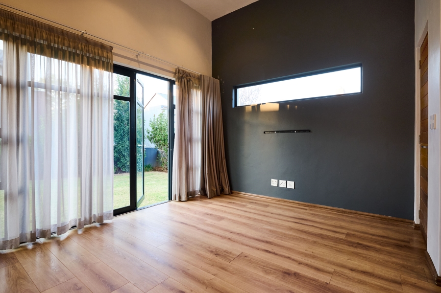 4 Bedroom Property for Sale in Waterfall Country Estate Gauteng