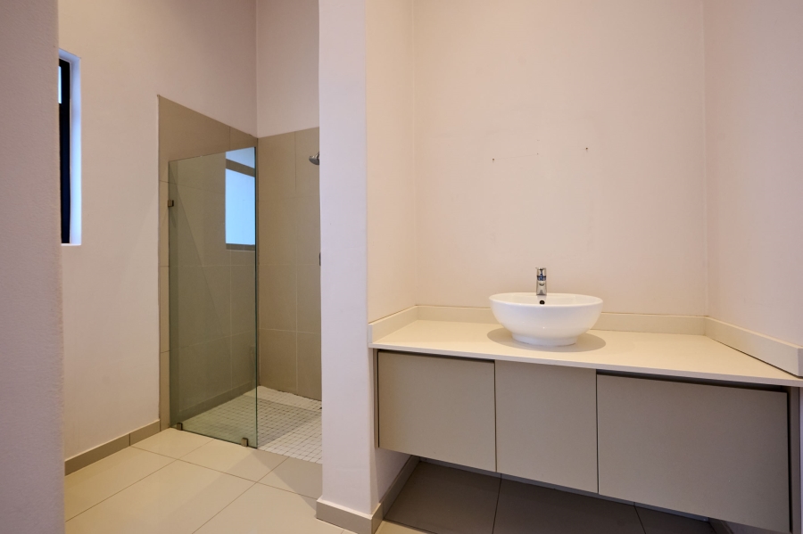4 Bedroom Property for Sale in Waterfall Country Estate Gauteng