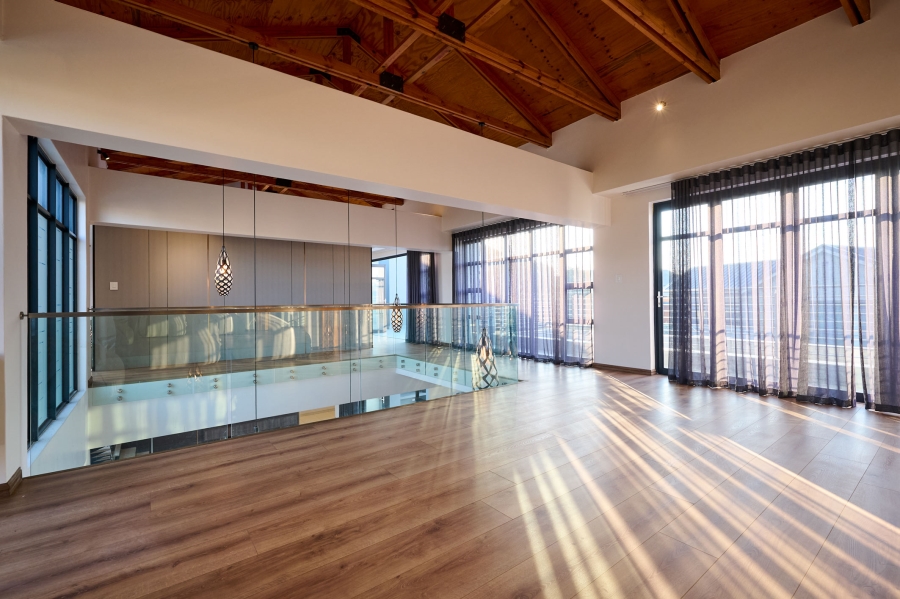 4 Bedroom Property for Sale in Waterfall Country Estate Gauteng