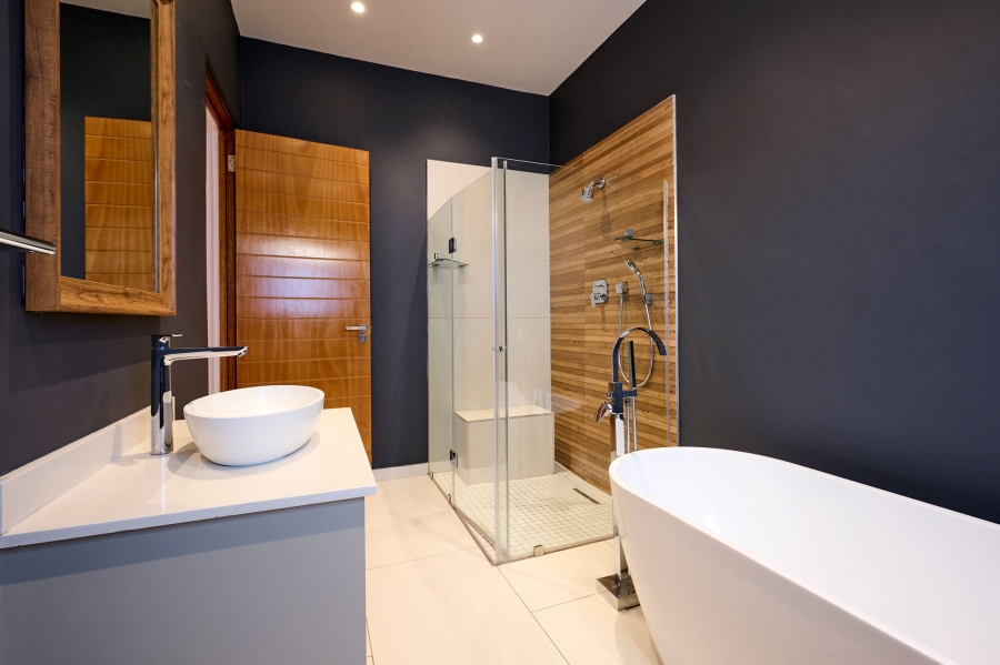 4 Bedroom Property for Sale in Waterfall Country Estate Gauteng
