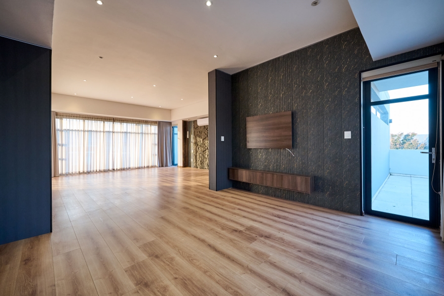 4 Bedroom Property for Sale in Waterfall Country Estate Gauteng