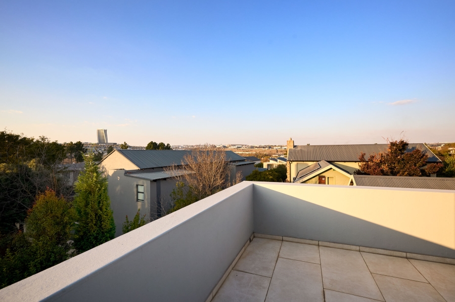 4 Bedroom Property for Sale in Waterfall Country Estate Gauteng