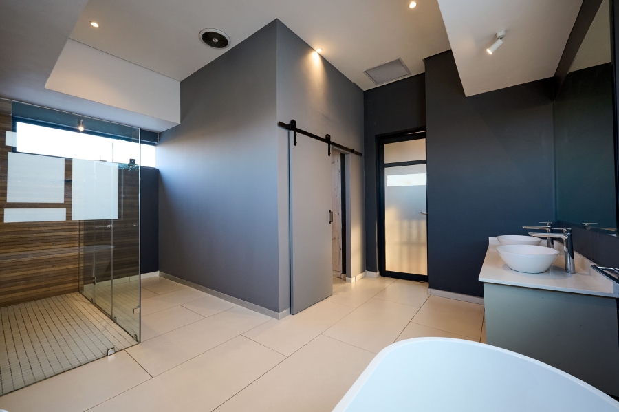 4 Bedroom Property for Sale in Waterfall Country Estate Gauteng