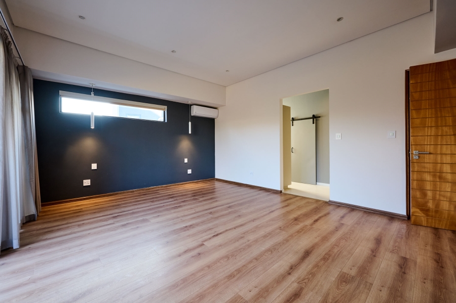 4 Bedroom Property for Sale in Waterfall Country Estate Gauteng