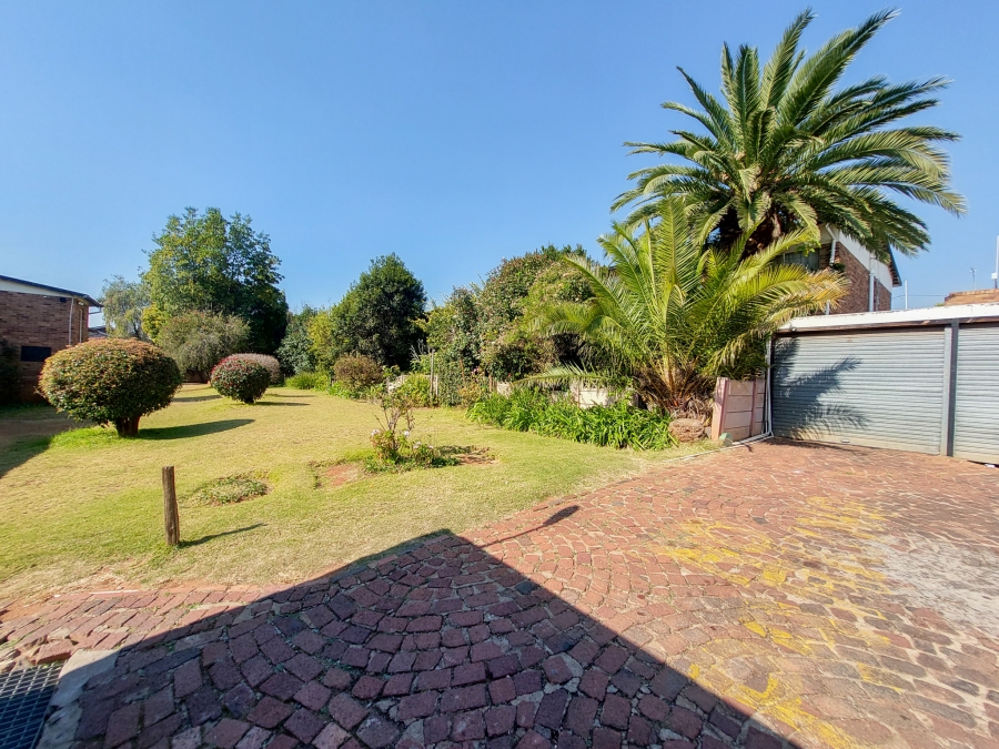To Let 2 Bedroom Property for Rent in Windsor West Gauteng