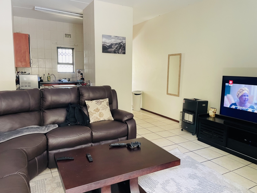 To Let 2 Bedroom Property for Rent in Fourways Gauteng