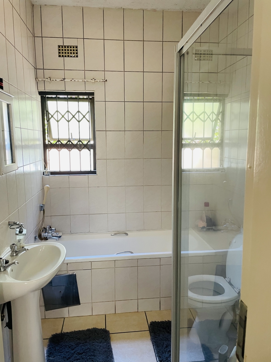 To Let 2 Bedroom Property for Rent in Fourways Gauteng