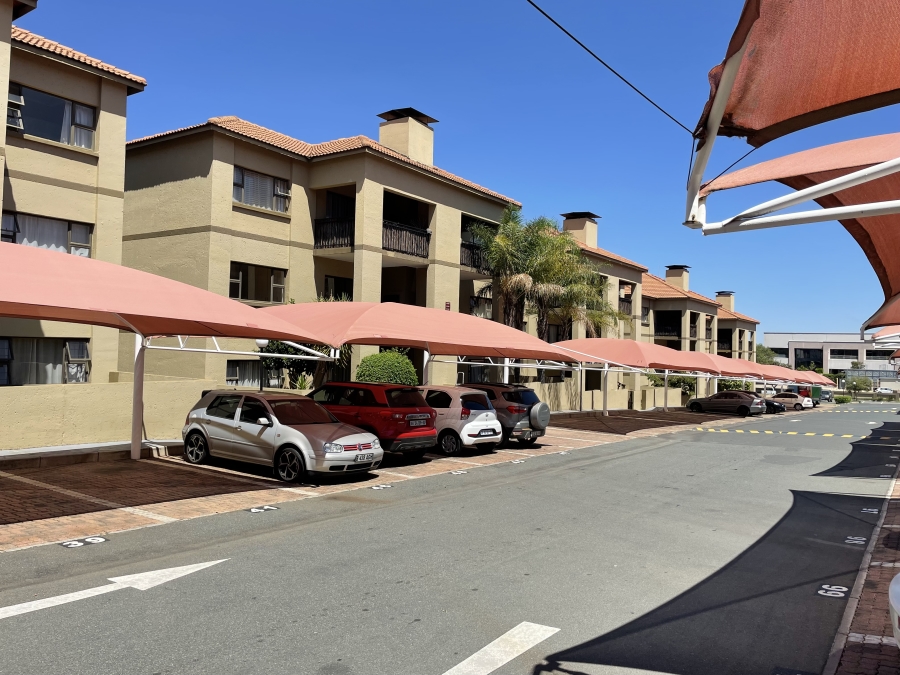 To Let 2 Bedroom Property for Rent in Fourways Gauteng