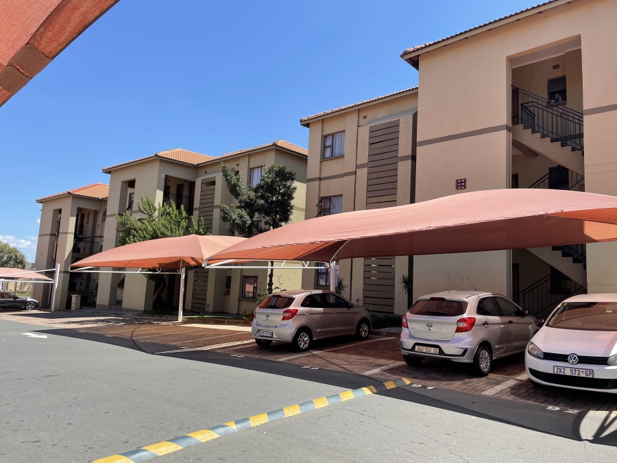 To Let 2 Bedroom Property for Rent in Fourways Gauteng