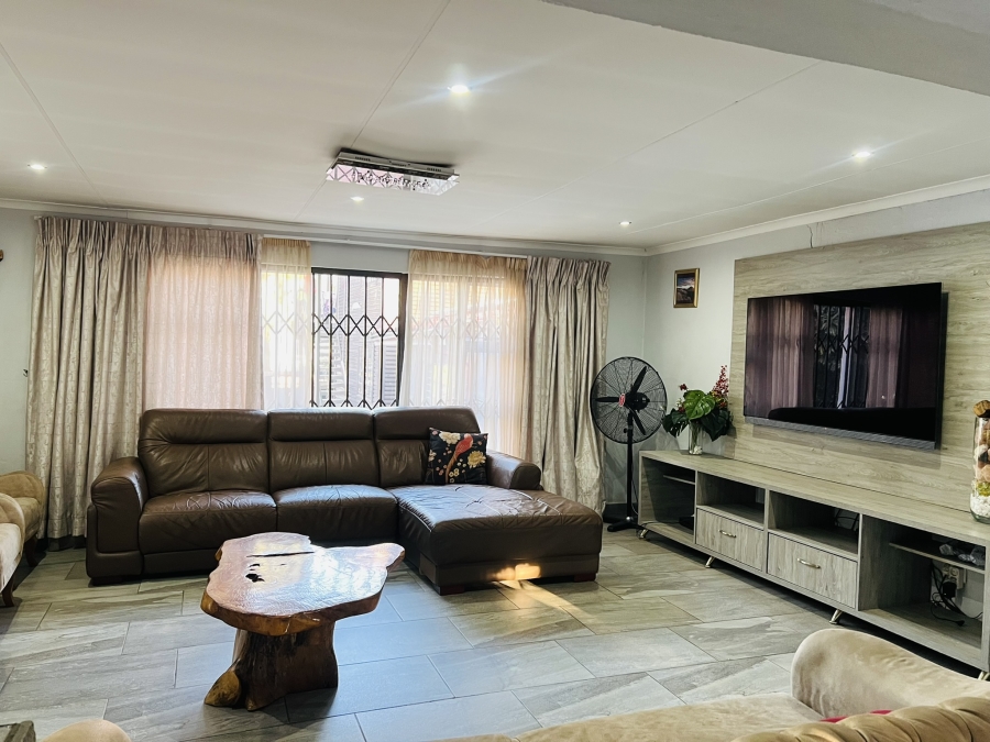9 Bedroom Property for Sale in Randpark Ridge Gauteng