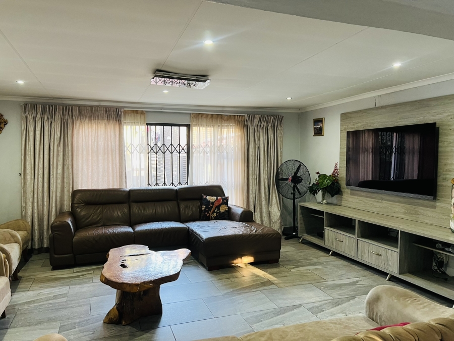 9 Bedroom Property for Sale in Randpark Ridge Gauteng