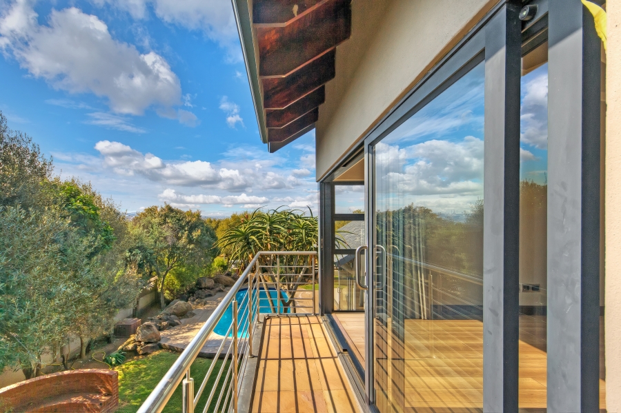5 Bedroom Property for Sale in Waterfall Country Estate Gauteng