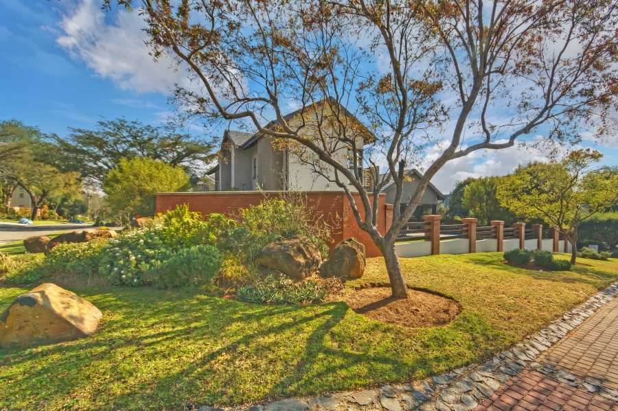 5 Bedroom Property for Sale in Waterfall Country Estate Gauteng