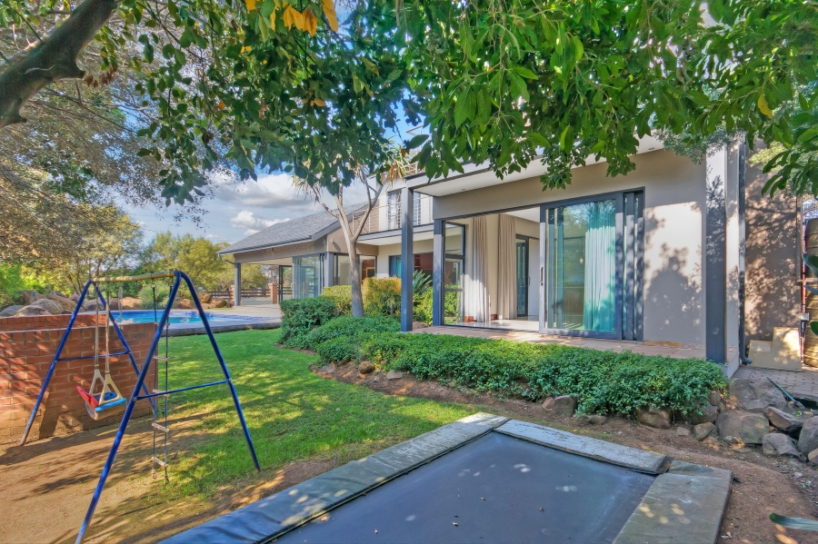 5 Bedroom Property for Sale in Waterfall Country Estate Gauteng