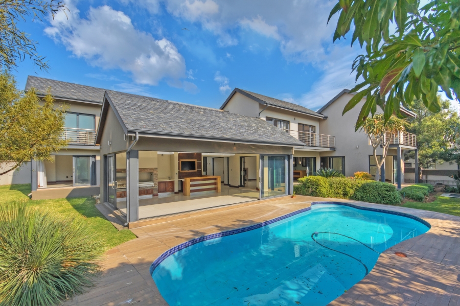 5 Bedroom Property for Sale in Waterfall Country Estate Gauteng