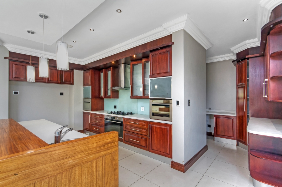 5 Bedroom Property for Sale in Waterfall Country Estate Gauteng