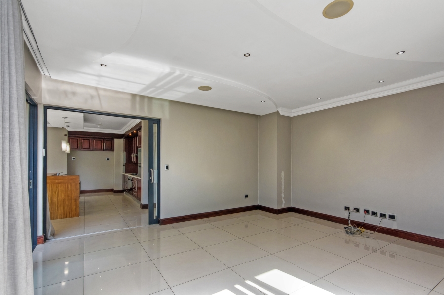 5 Bedroom Property for Sale in Waterfall Country Estate Gauteng