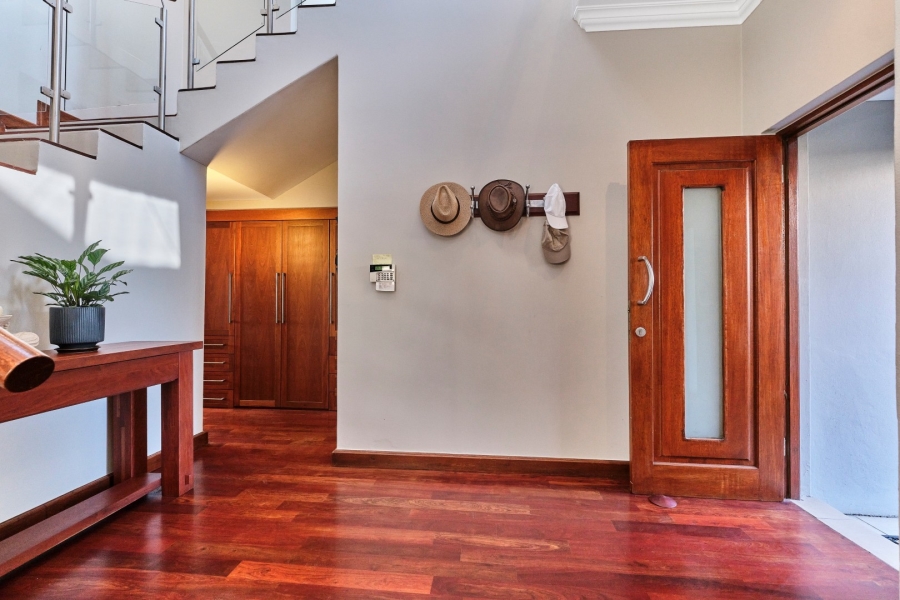 6 Bedroom Property for Sale in Woodmead Gauteng