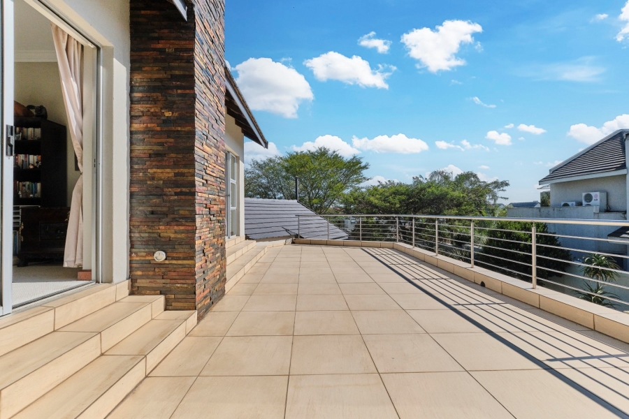 6 Bedroom Property for Sale in Woodmead Gauteng